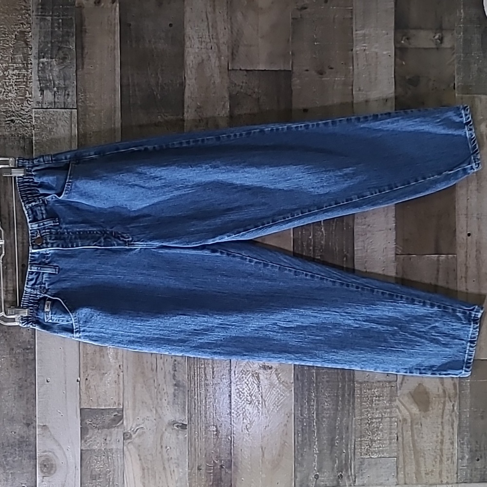 Lee vintage jeans side elastic at the waist.  Size 8 Petite